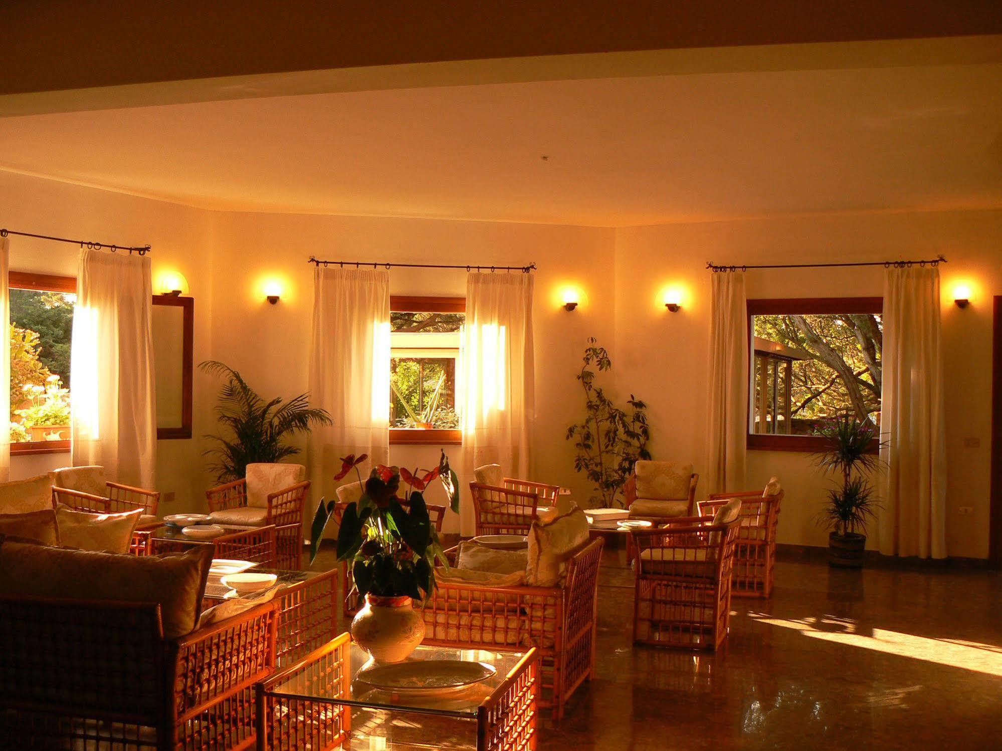 Hotel Il Piccolo Golf Porto Cervo Exterior photo
